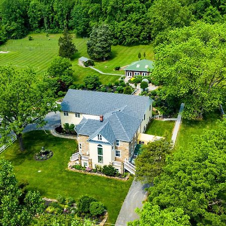 Stone Manor Boutique Inn Britain Bagian luar foto