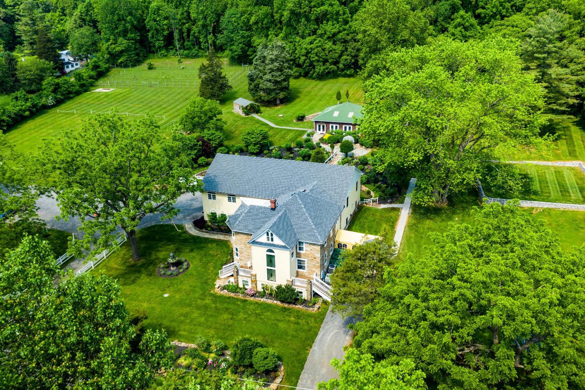Stone Manor Boutique Inn Britain Bagian luar foto