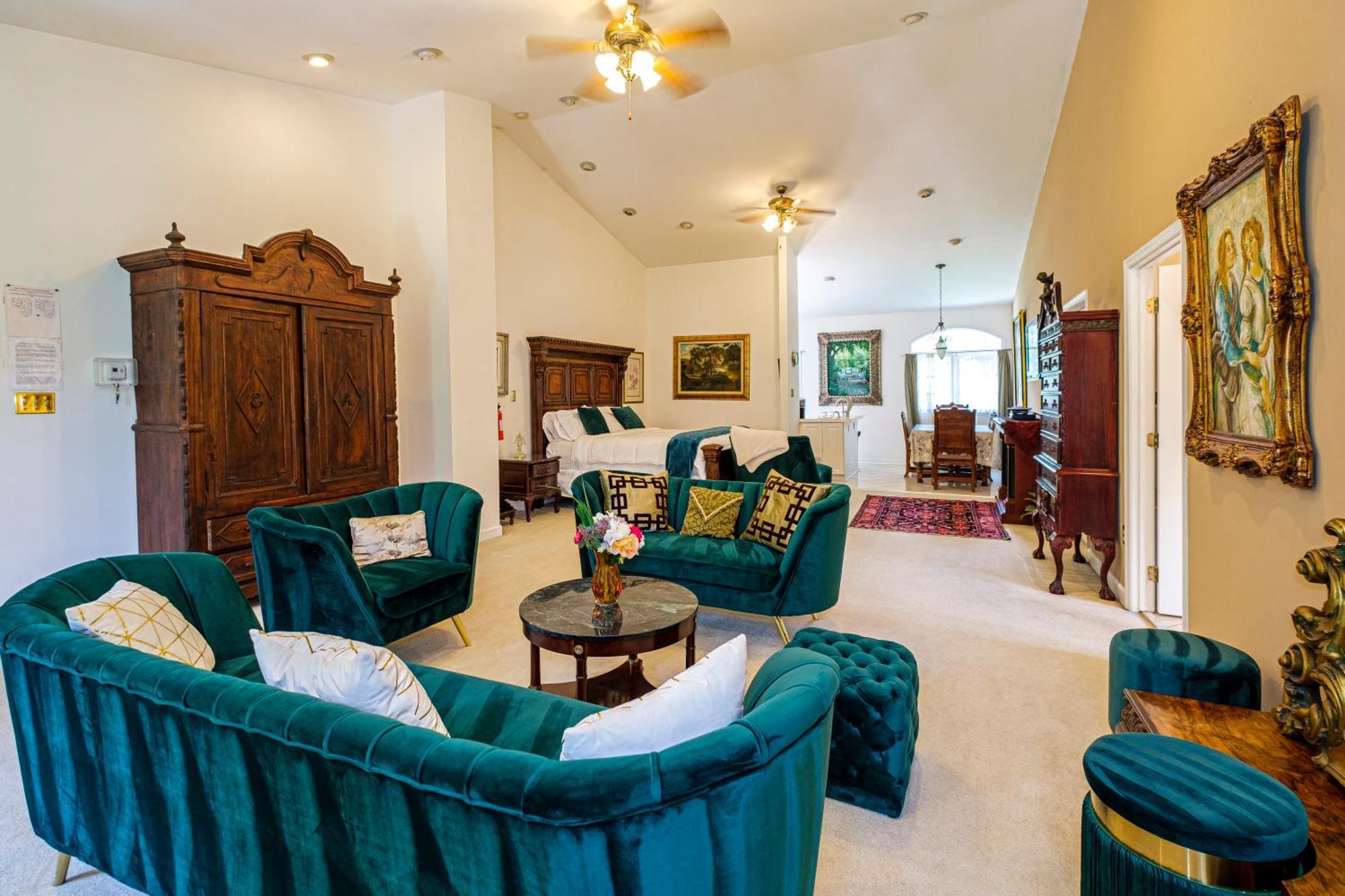 Stone Manor Boutique Inn Britain Bagian luar foto