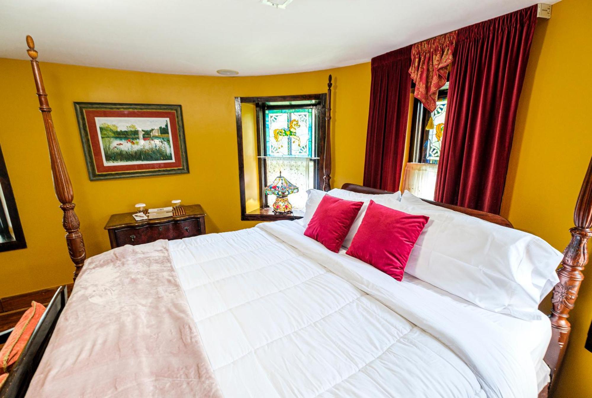Stone Manor Boutique Inn Britain Bagian luar foto