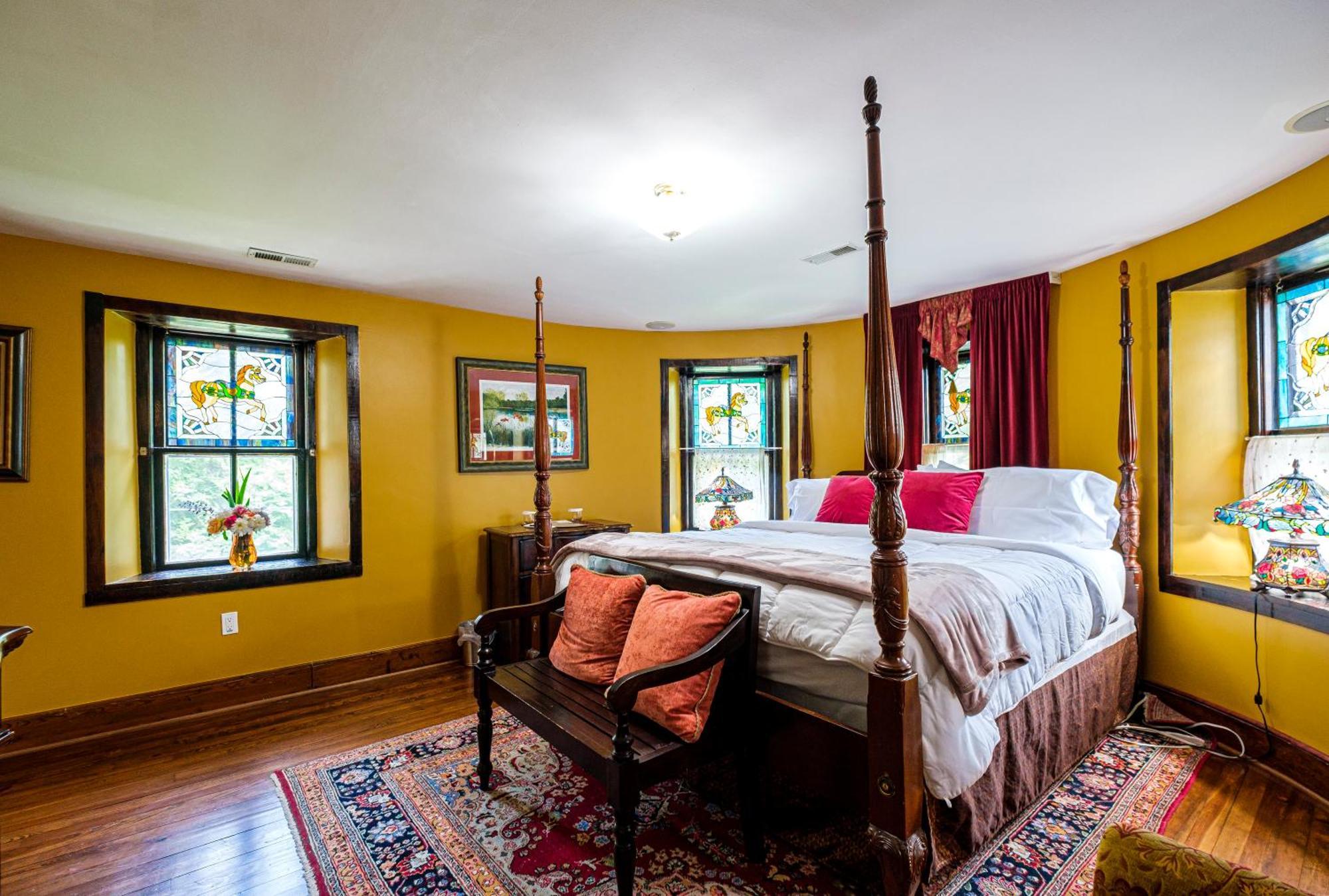 Stone Manor Boutique Inn Britain Bagian luar foto