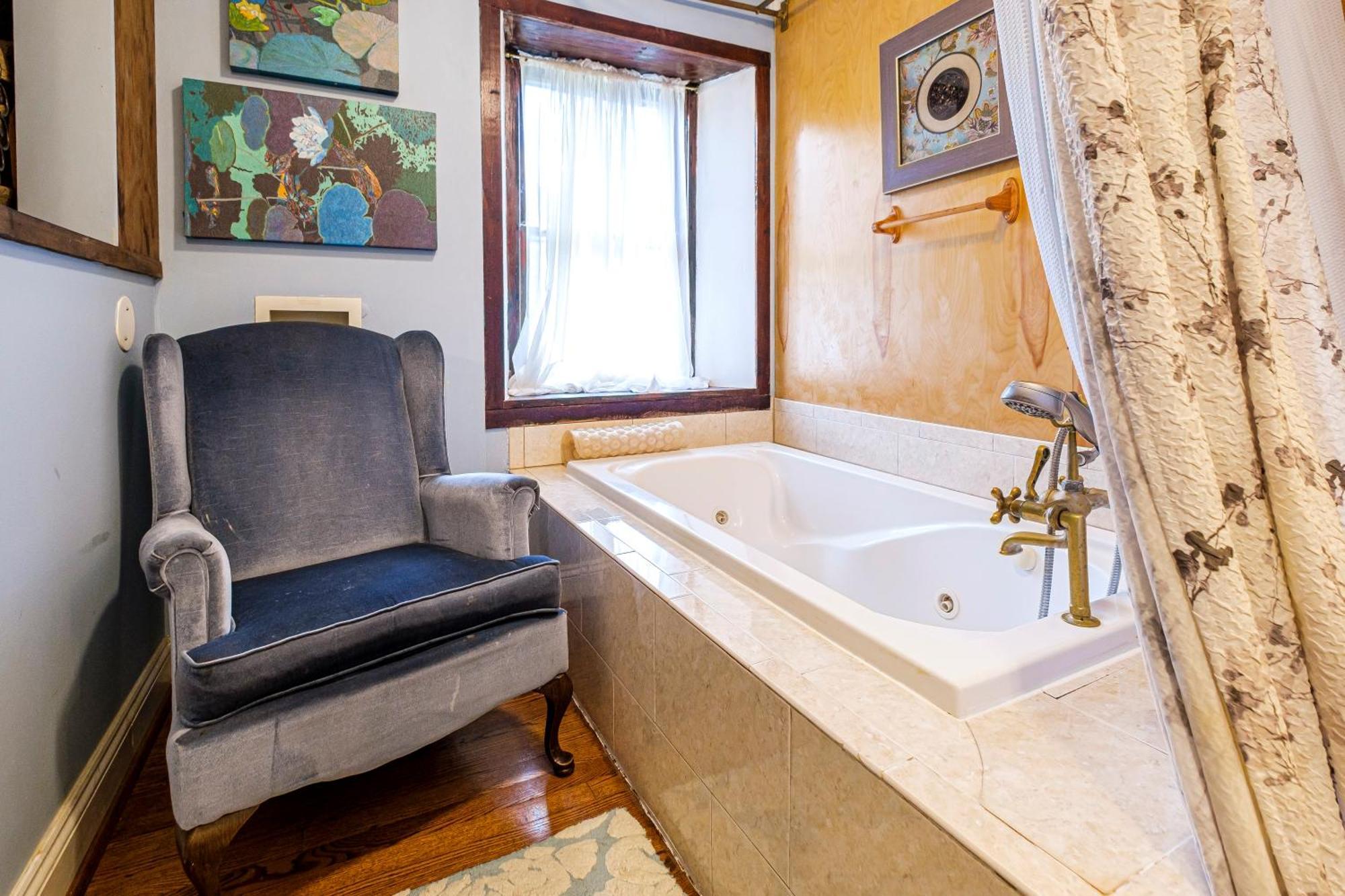 Stone Manor Boutique Inn Britain Bagian luar foto