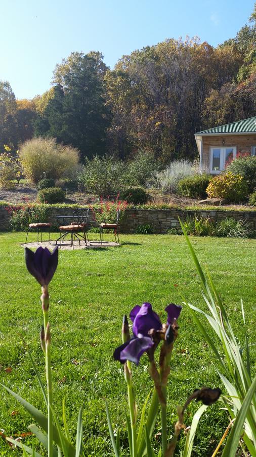 Stone Manor Boutique Inn Britain Bagian luar foto